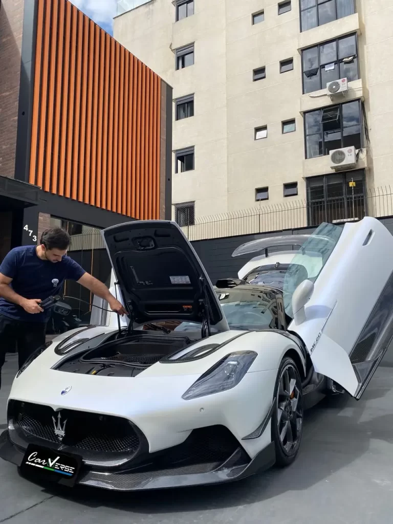 Maserati MC20 avaliada pela CarVerse
